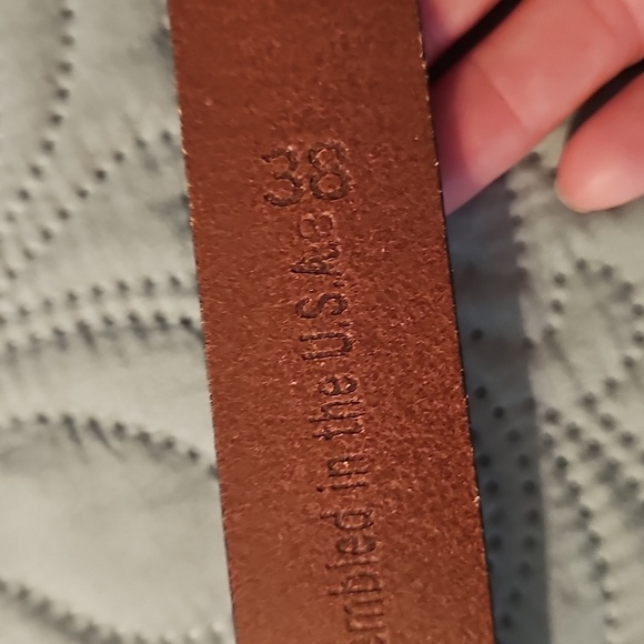Timberland Brown Leather Belt with Metal Buckle - Picture 3 of 8